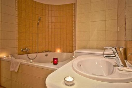 фото отеля Central Capital Apartments - Haris
