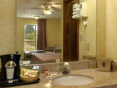 фото отеля Super 8 Motel Guntersville - Lake