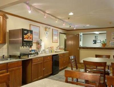 фото отеля Super 8 Tilton/Lake Winnipesaukee