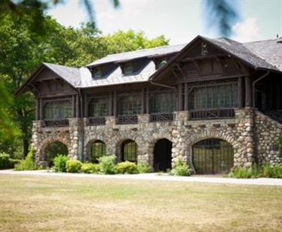 фото отеля Bear Mountain Inn
