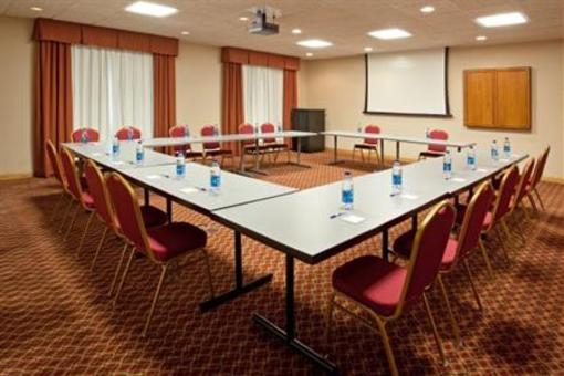 фото отеля Holiday Inn Express Hotel & Suites Detroit-Utica