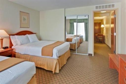 фото отеля Holiday Inn Express Suites Southfield