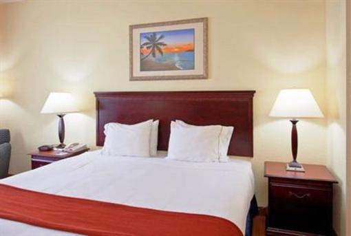 фото отеля Holiday Inn Express Hotel & Suites Panama City - Tyndall