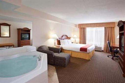 фото отеля Holiday Inn Express Hotel & Suites Marion