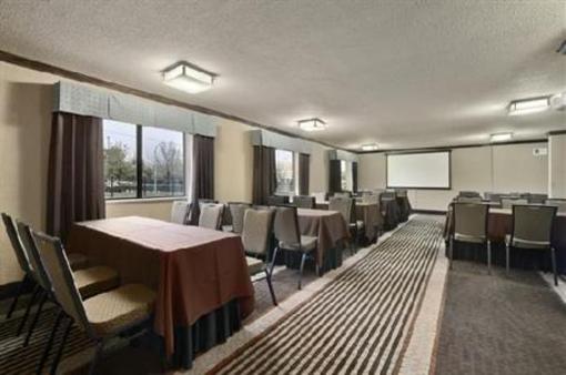 фото отеля Ramada Limited Hotel Airport South Houston
