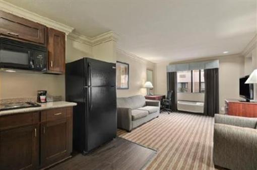 фото отеля Ramada Limited Hotel Airport South Houston