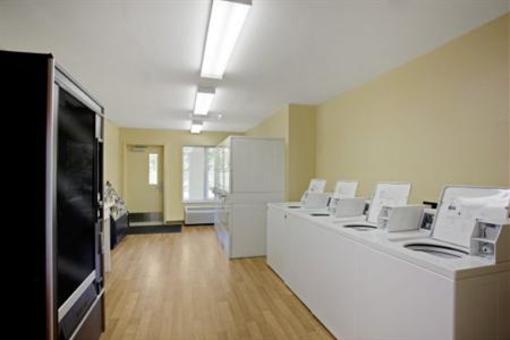 фото отеля Crossland Economy Studios - Houston - Northwest