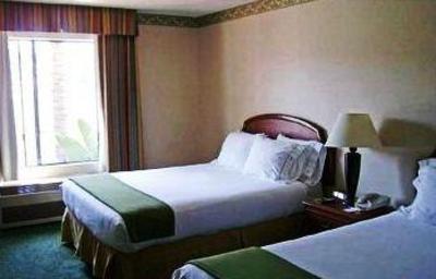 фото отеля Holiday Inn Express Sea World