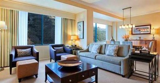 фото отеля Hilton San Diego Mission Valley