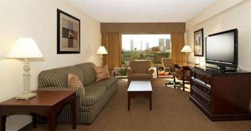 фото отеля Crowne Plaza Beverly Hills