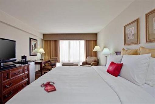 фото отеля Crowne Plaza Beverly Hills