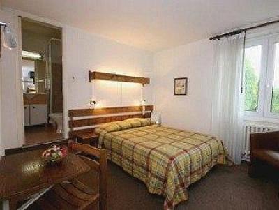 фото отеля Hotel Le Clos Besse-et-Saint-Anastaise