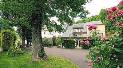 фото отеля Hotel Le Clos Besse-et-Saint-Anastaise