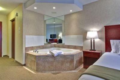 фото отеля Holiday Inn Express Hotel & Suites North Edmonton