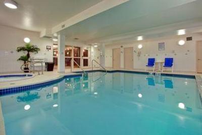 фото отеля Holiday Inn Express Hotel & Suites North Edmonton