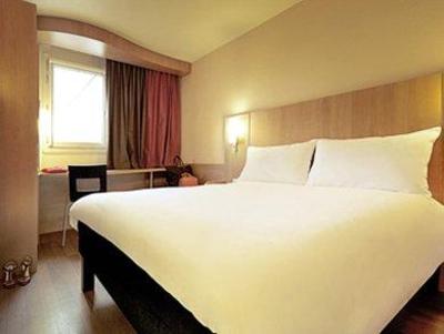 фото отеля Ibis Annecy Centre Vieille Ville Hotel