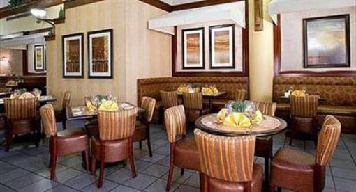 фото отеля Wyndham Dallas Suites - Park Central