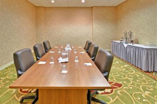 фото отеля Holiday Inn Express Chicago O'Hare