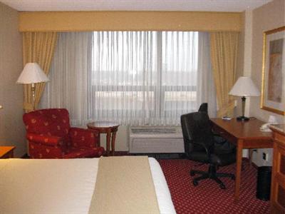 фото отеля Holiday Inn Express Chicago O'Hare