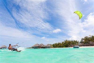 фото отеля Medhufushi Island Resort