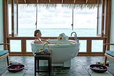 фото отеля Medhufushi Island Resort