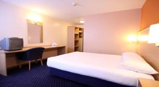 фото отеля Travelodge Bedford
