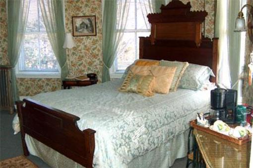фото отеля Bridges Inn at Whitcomb House