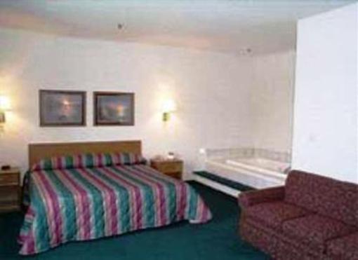 фото отеля Budget Host Caribou Inn