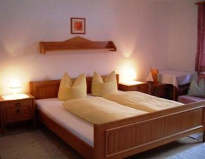 фото отеля Bauernhof Ferienwohnung in St. Johann Oberburghof