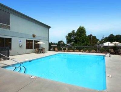 фото отеля Days Inn Louisburg