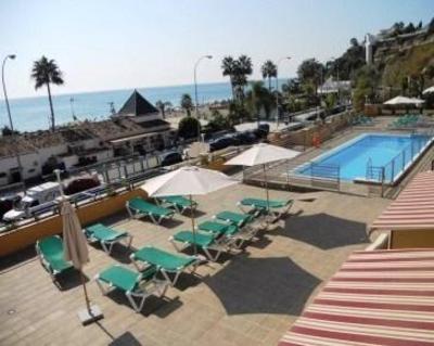 фото отеля Nerja Bahia Apartamentos