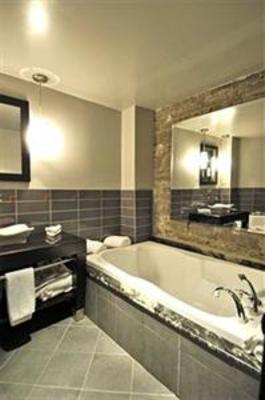фото отеля Auberge du Vieux-Port