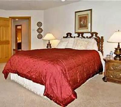 фото отеля Mt. Scott Manor Bed and Breakfast Happy Valley