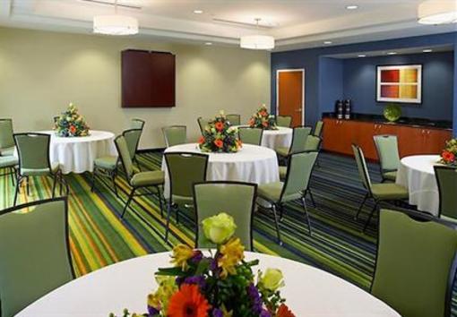 фото отеля Fairfield Inn & Suites Cumberland