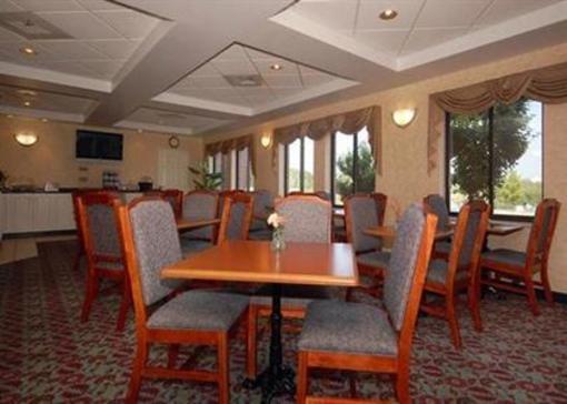 фото отеля Comfort Suites West Warwick
