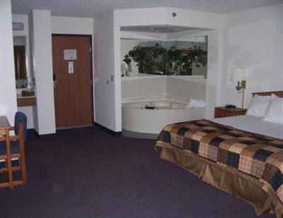 фото отеля AmericInn Lodge & Suites Menominee