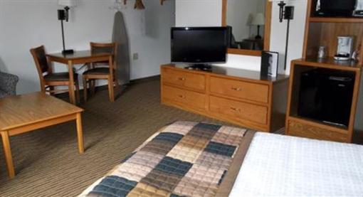 фото отеля AmericInn Lodge & Suites Menominee