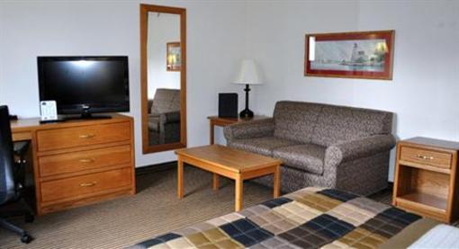 фото отеля AmericInn Lodge & Suites Menominee