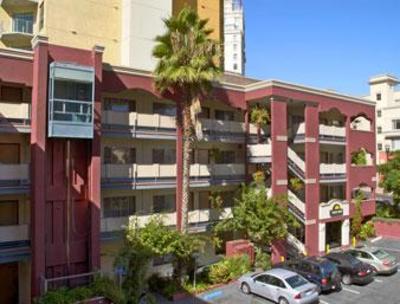 фото отеля Days Inn San Diego Downtown Convention Center