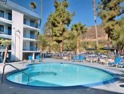 фото отеля Days Inn San Diego Downtown Convention Center
