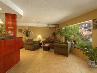 фото отеля Days Inn San Diego Downtown Convention Center