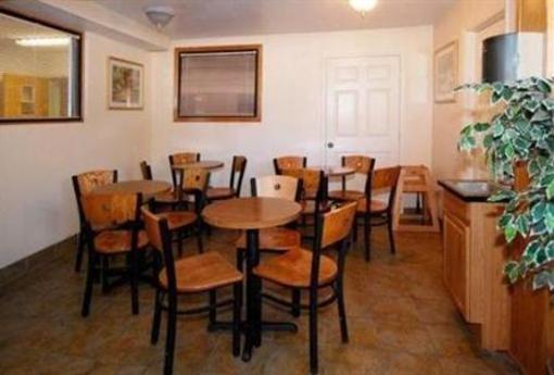 фото отеля Quality Inn Pell City
