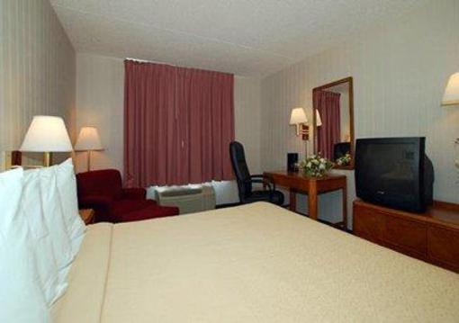 фото отеля Quality Inn East Syracuse
