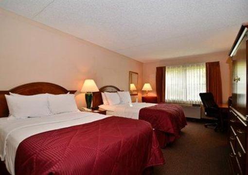 фото отеля Clarion Inn & Suites and Convention Center