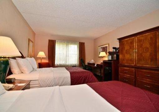 фото отеля Clarion Inn & Suites and Convention Center