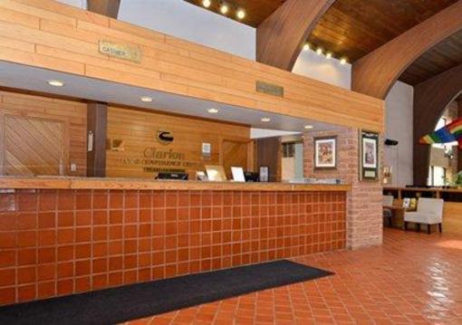 фото отеля Clarion Inn & Suites and Convention Center