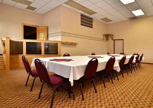 фото отеля Clarion Inn & Suites and Convention Center