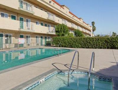 фото отеля Travelodge Sylmar