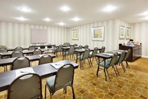 фото отеля Holiday Inn Express Hotel & Suites Greenwood (South Carolina)