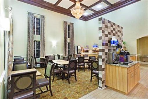 фото отеля Holiday Inn Express Hotel & Suites Greenwood (South Carolina)
